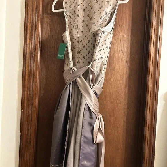 New with tags dirndl for Oktoberfest - Picture 2 of 4